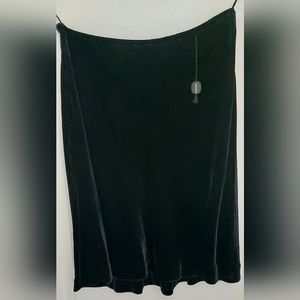 TAHARI Black Silk Velvet Skirt